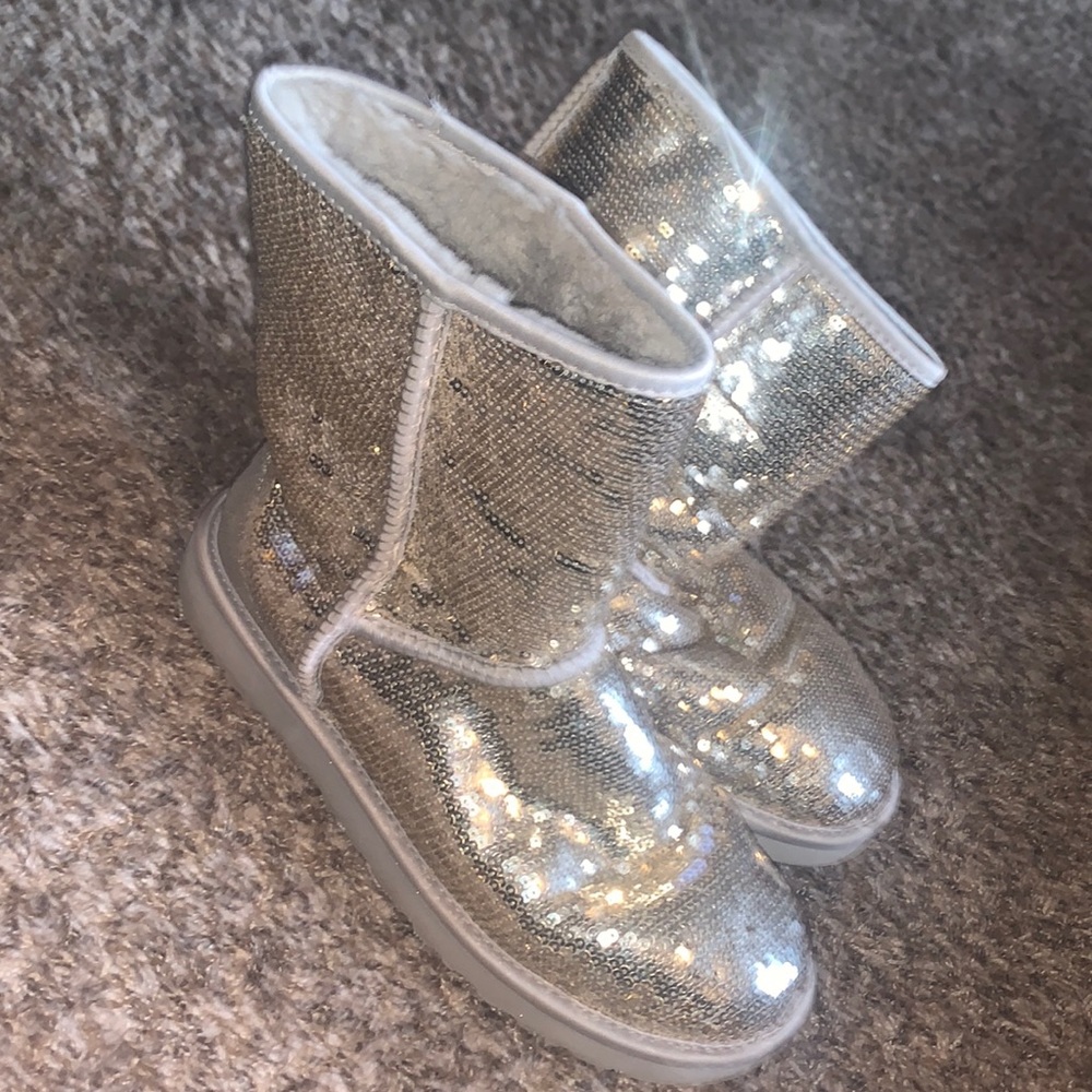 Ugg sequence boots